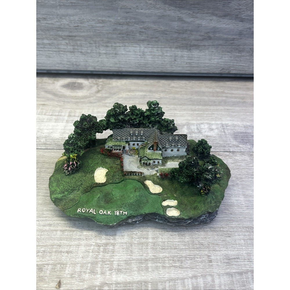 Royal Oak 18th Hole Small Resign Scale Model Golf Course Scene Paperweight VTG